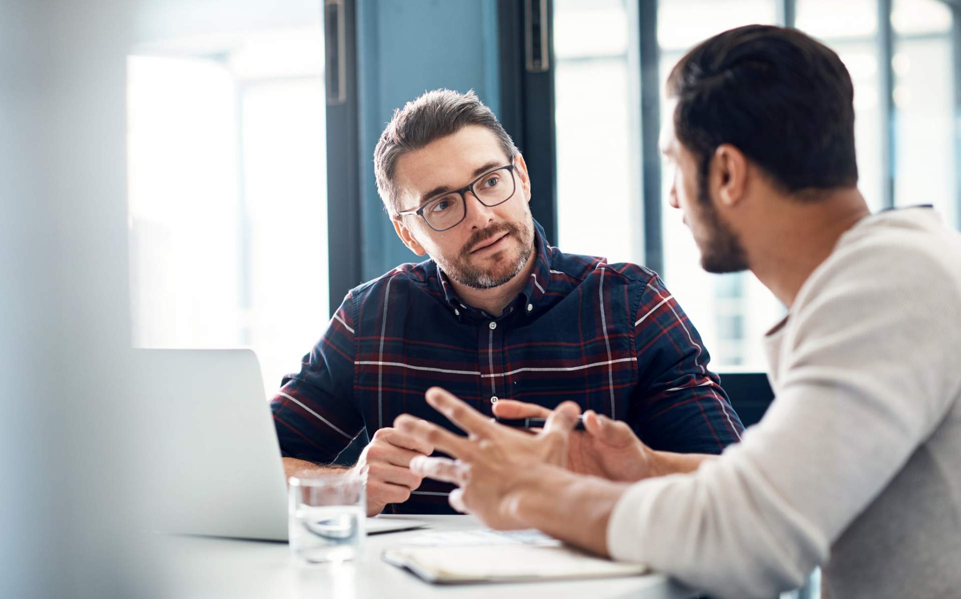 Ces couples de signes masculins qui ne peuvent pas se supporter — Mode de vie