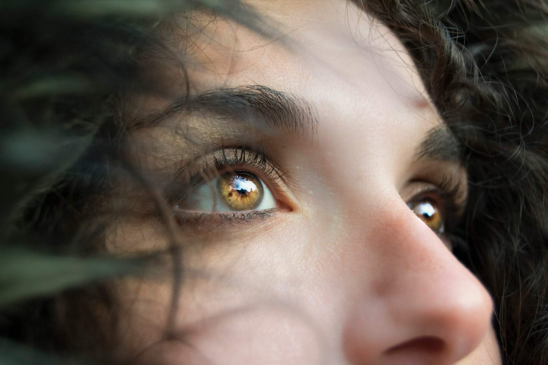 Les yeux marron foncé révèlent-ils une passion intense ? Ce que la couleur de tes yeux dit de toi — Mode de vie