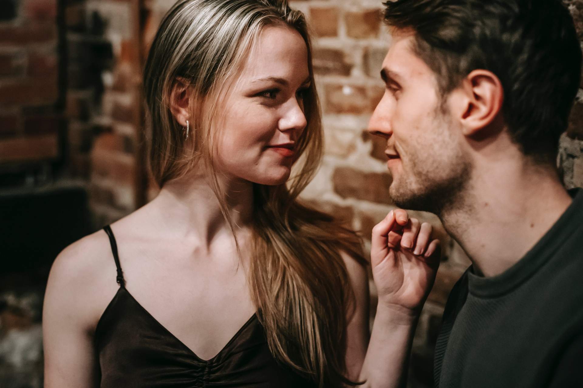 5 choses surprenantes qui rendent les hommes attirants aux yeux des femmes — Relation