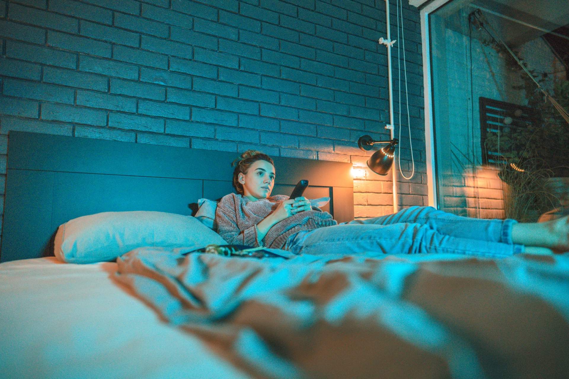 Regarder la télé avant de dormir nuit presque toujours à la qualité de votre sommeil — Santé