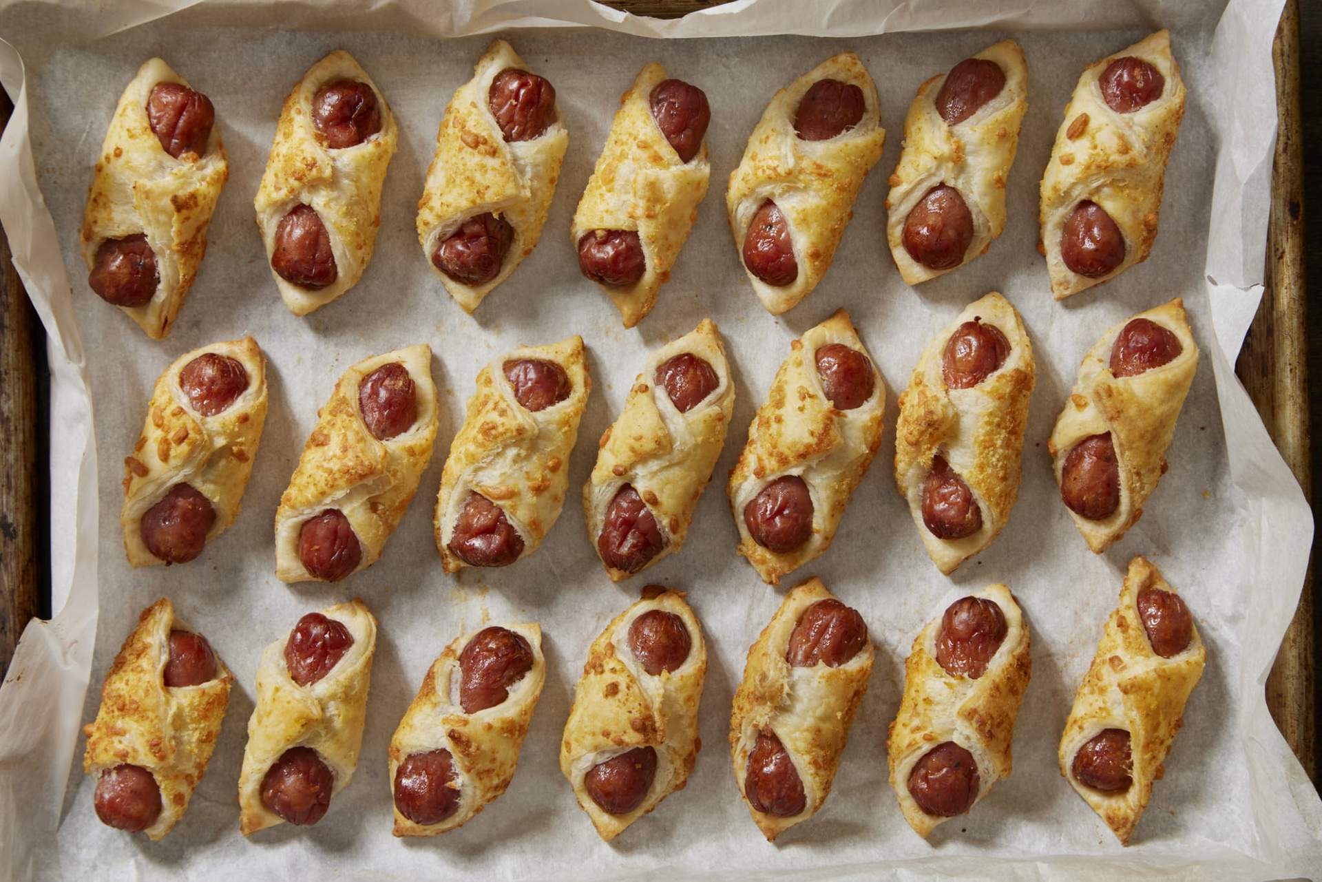 4 knusprige Würstchen-Snacks für Silvester – einfache und schnelle Rezepte — Lebensstil