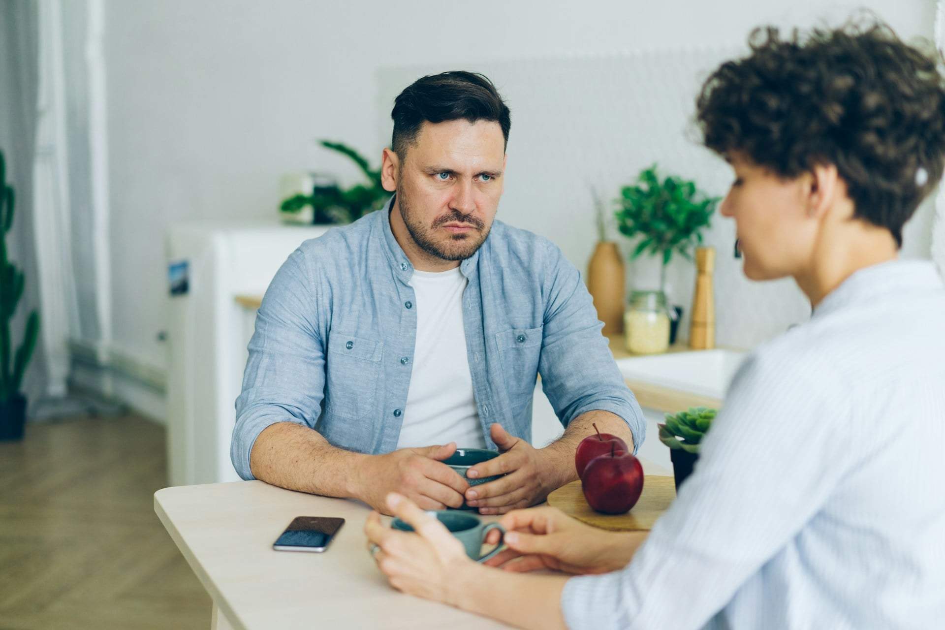 Segnali rivelatori che il tuo partner potrebbe essere incline all’abuso — Relazione