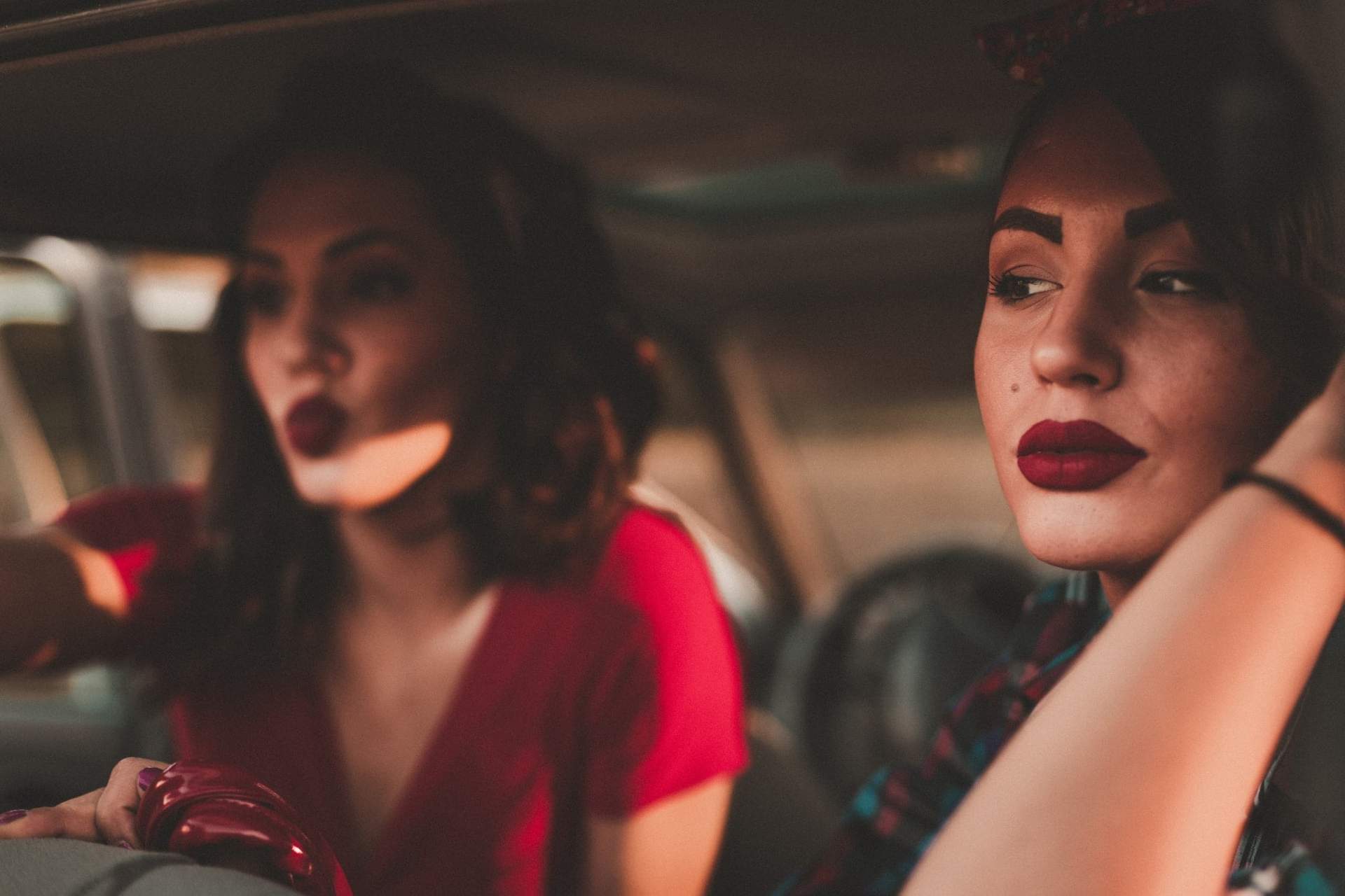 6 segnali per riconoscere se qualcuno ti invidia davvero — Lifestyle