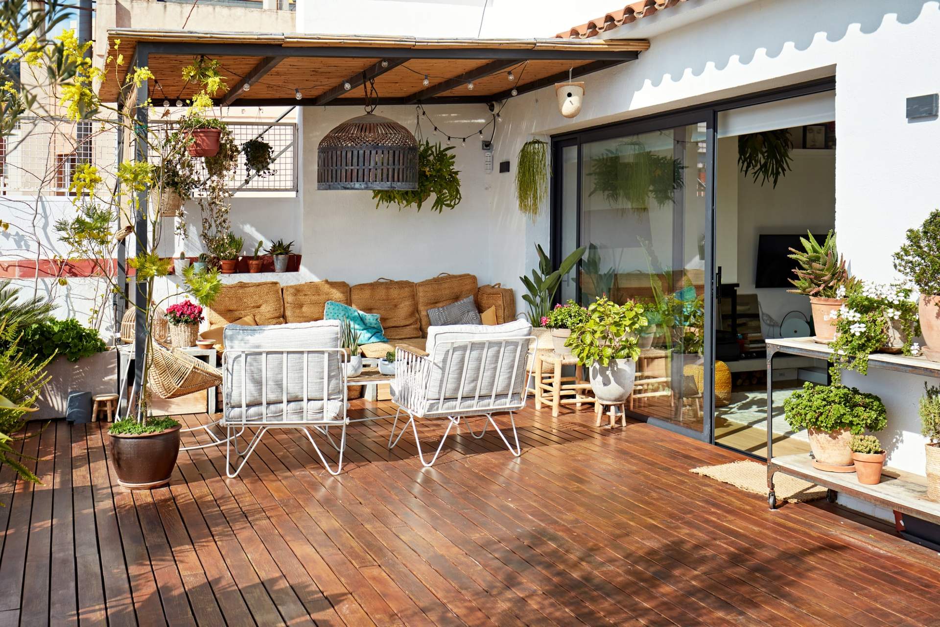 DIY Luxus-Terrasse: 4 spektakuläre Ideen für ein knappes Budget