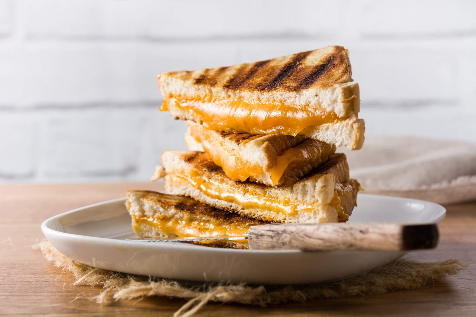 Un must pour les fans de fromage : l’astuce qui rend votre sandwich chaud divin — Mode de vie