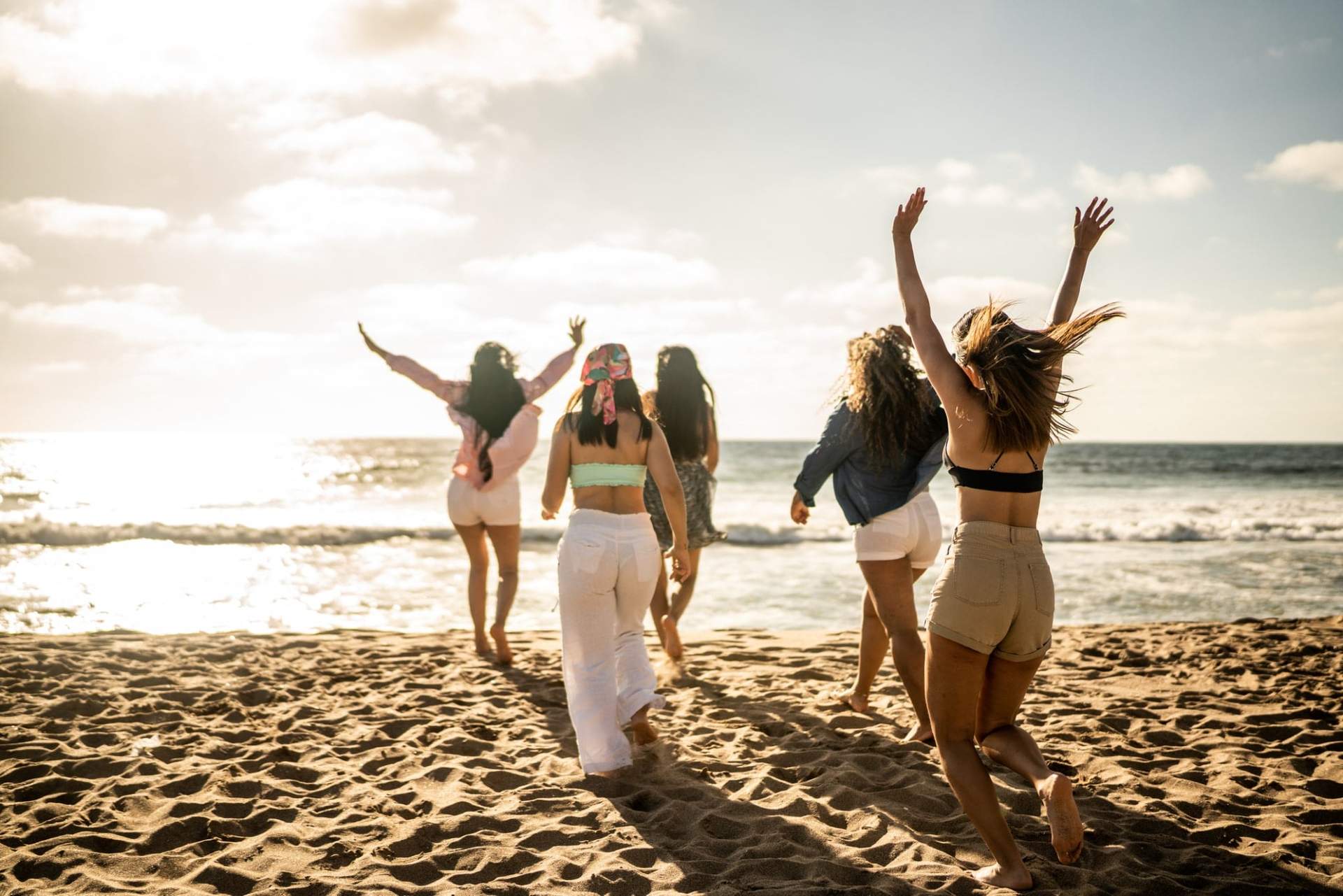 The Seven Friends Theory: Is This Really All You Need for Happiness? — Lifestyle