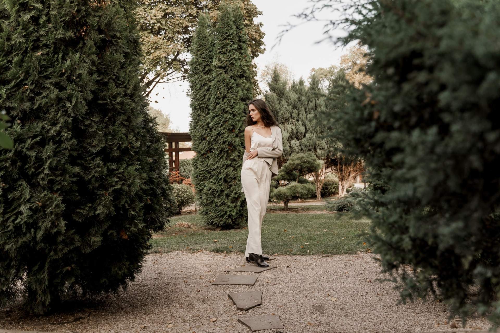 5 Styling-Tricks, mit denen du deine Figur optisch streckst — Mode