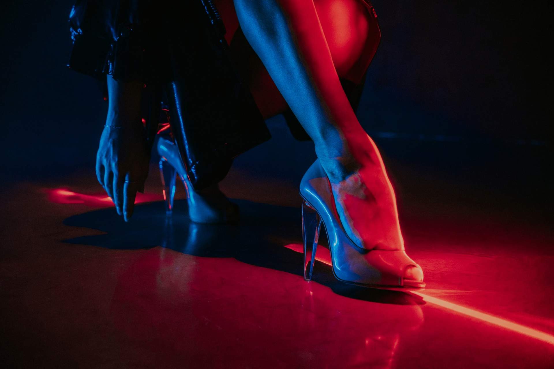 “She just kicked up her legs and stared” – What strange fetish did you dive into because you were in love? — Love