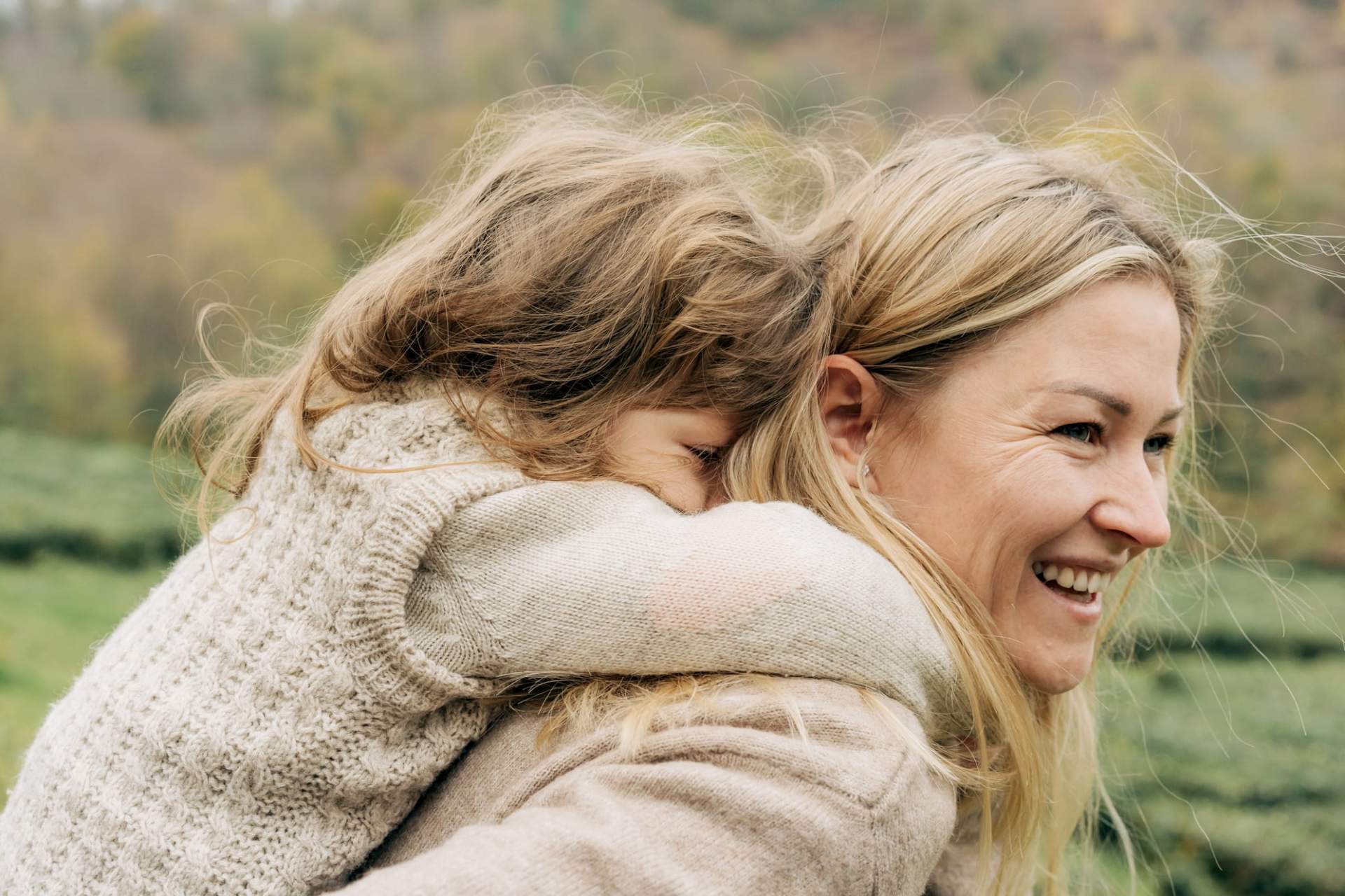 Fortalece estas cualidades para mantener una buena relación con tu hijo adulto — Familia
