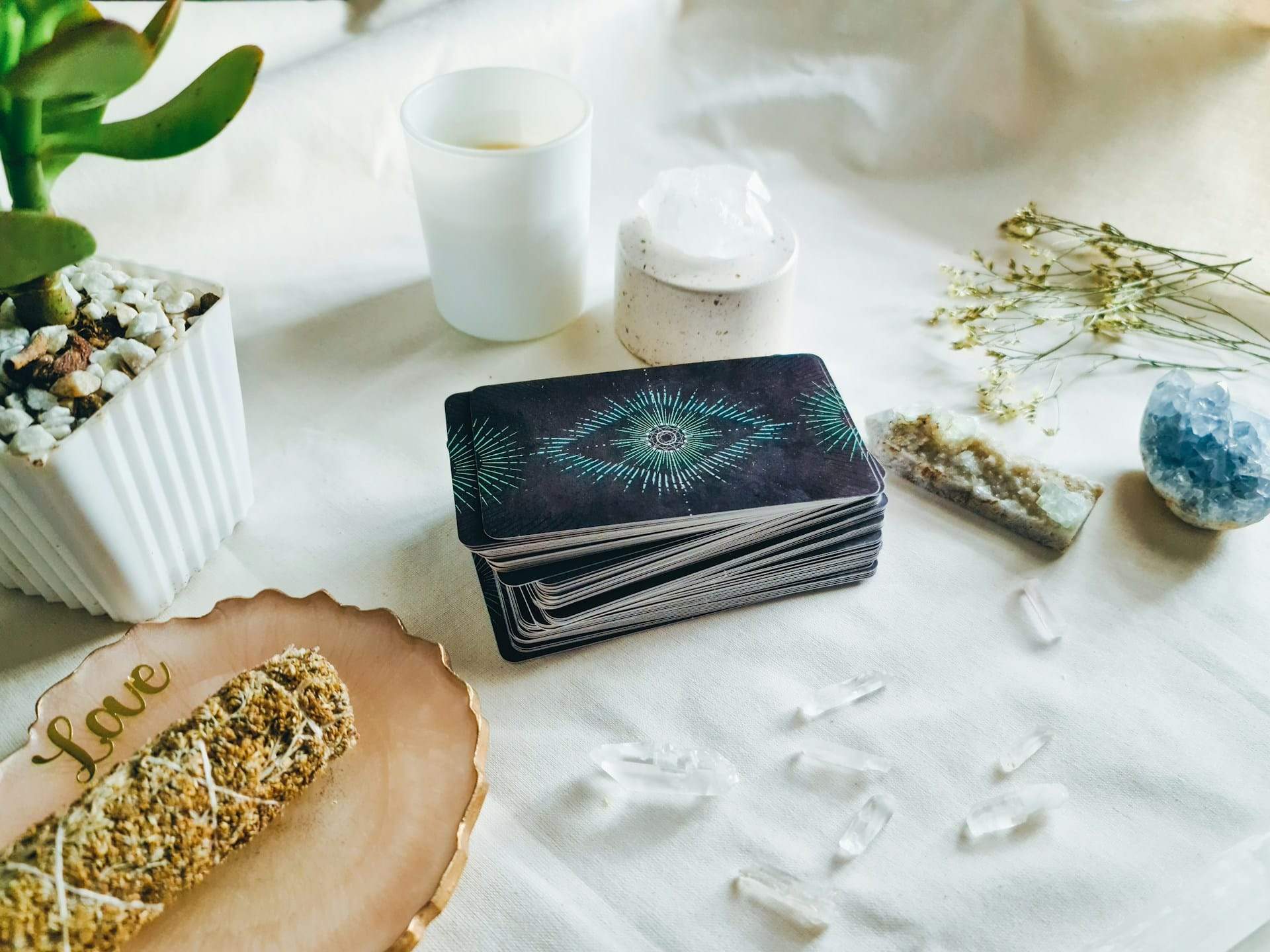 The Magician Card: This Is What the 2025 Tarot Card Tells You in June — Lifestyle
