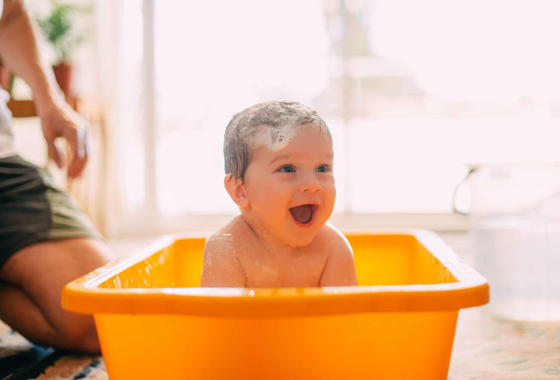 Schmuckreinigung, Fensterpflege: 10 kreative Verwendungsmöglichkeiten von Babyshampoo — Haushalt