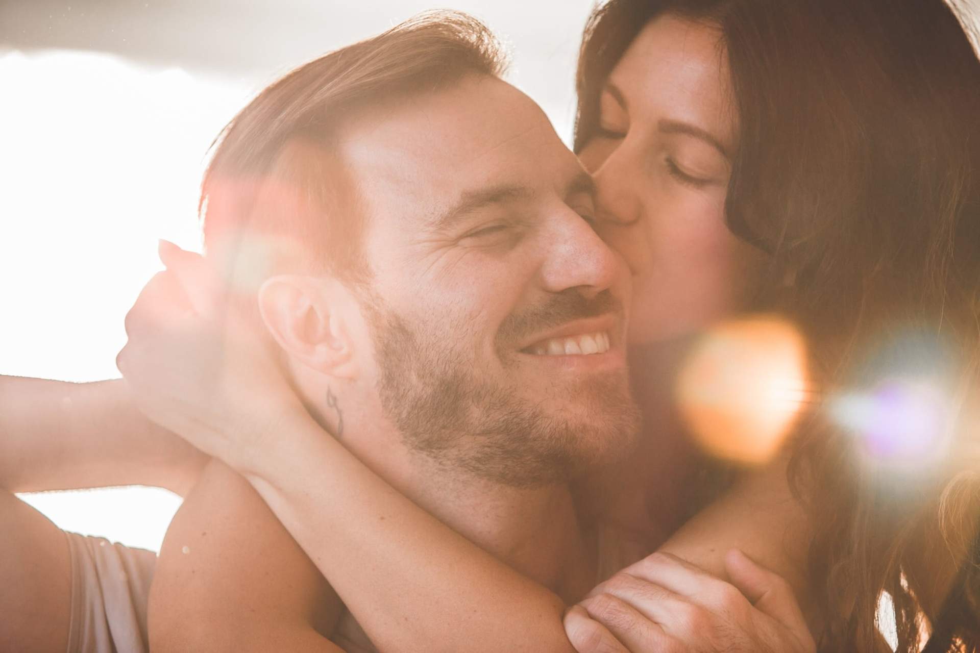 Que cherche un homme chez une femme ? Son signe astrologique vous le révèle — Mode de vie