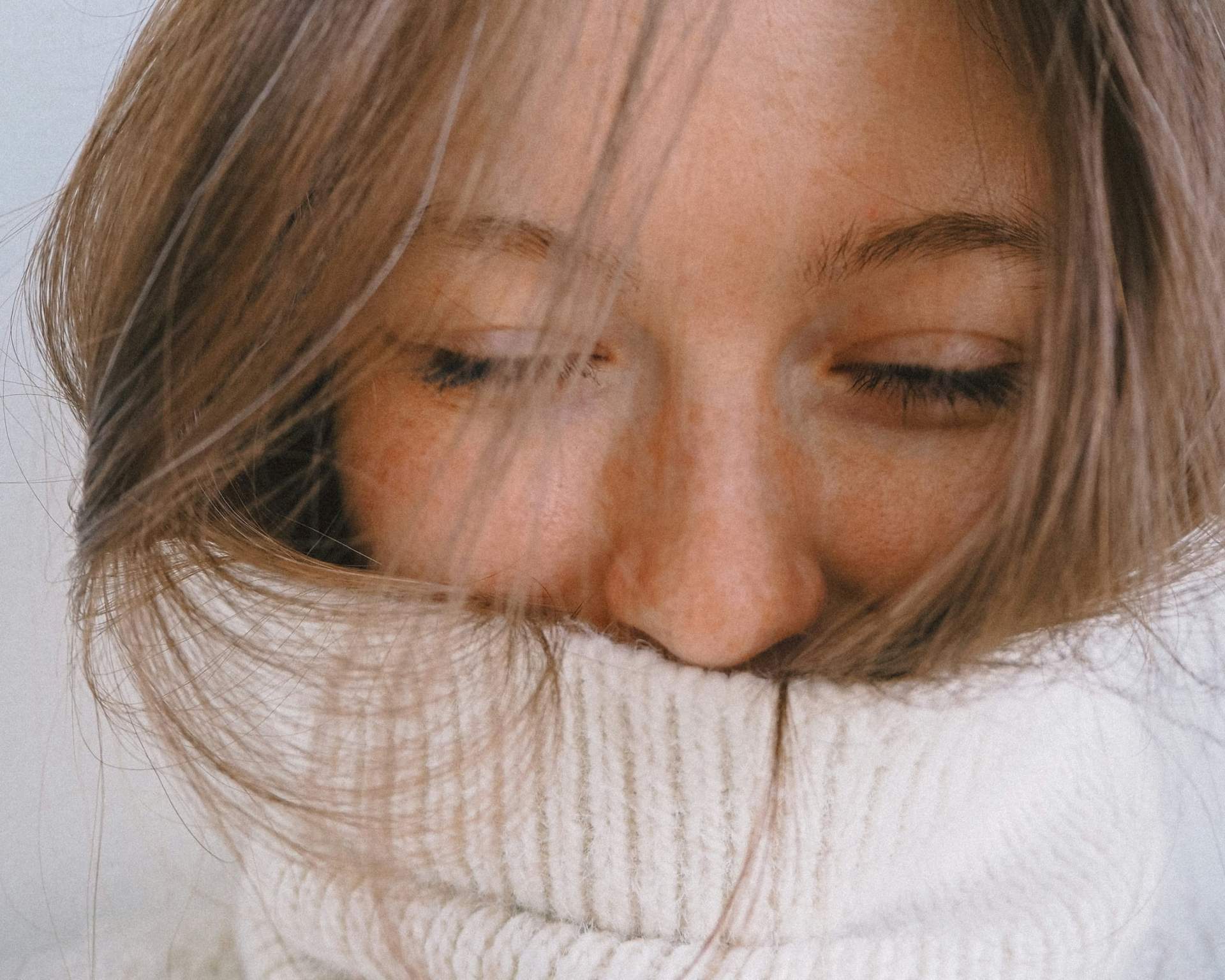 What Your Body Tells You When You’re Always Cold or Overheating – The Psychosomatic Connection — Health