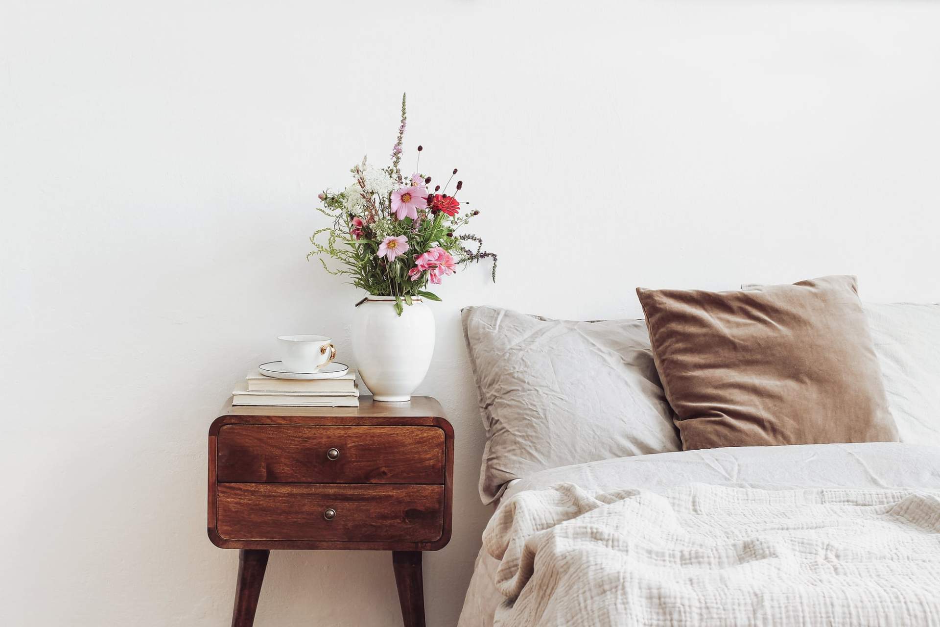 5 indispensables à garder sur ta table de nuit pour un sommeil réparateur — Santé