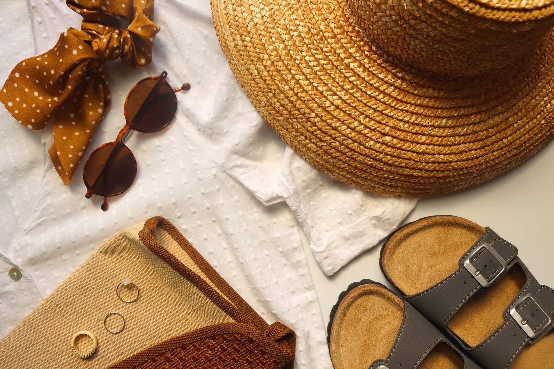 Must-have di agosto: 5 accessorio che fa brillare ogni tuo outfit — Moda