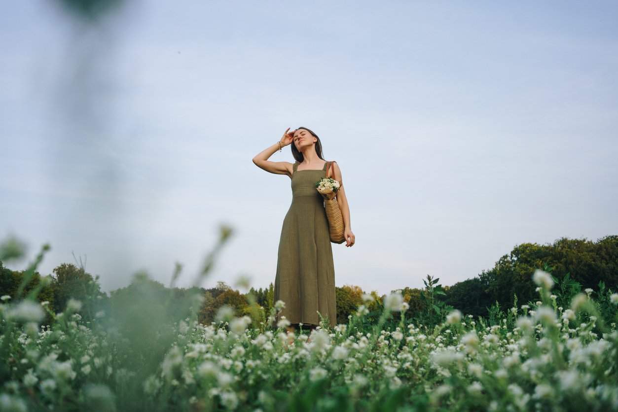 Diese 3 Farben solltest du Ende August tragen, wenn du frische Energie suchst — Mode