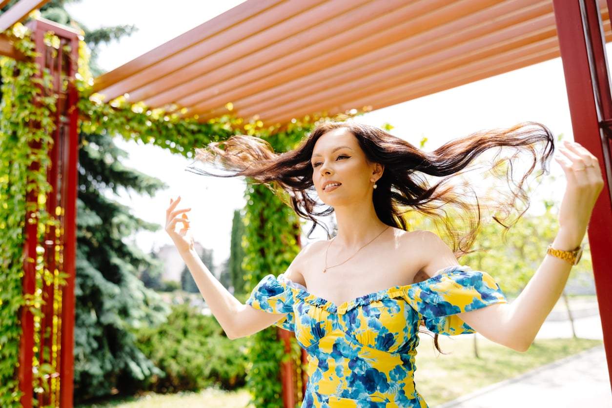 So kleidest du dich im italienischen Gartenparty-Stil – Stilvolle, lebensbejahende Outfits — Mode