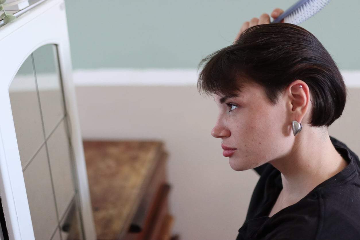 Diese 5 Haarfarben lassen dich älter wirken – wähle stattdessen lieber diese — Haare