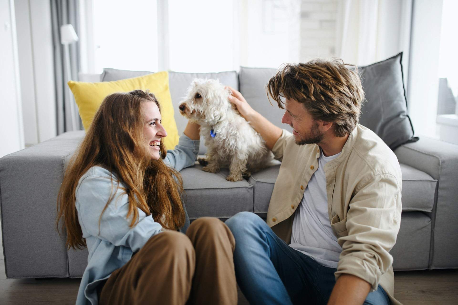 Tu n’es pas distante avec ton mec – tu as juste déjà fait le travail émotionnel pour vous deux — Relation