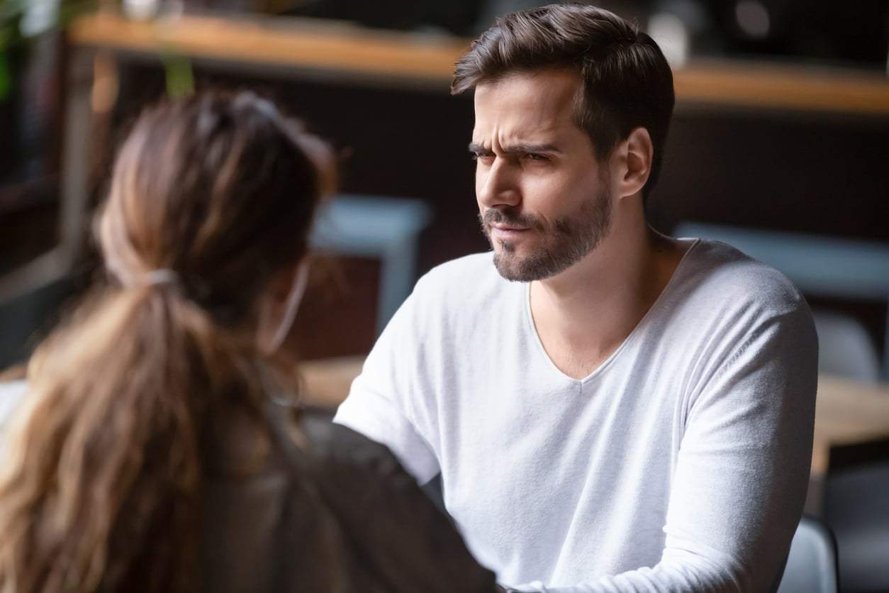 Segnali sicuri che il tuo partner è geloso dei tuoi successi — Relazione
