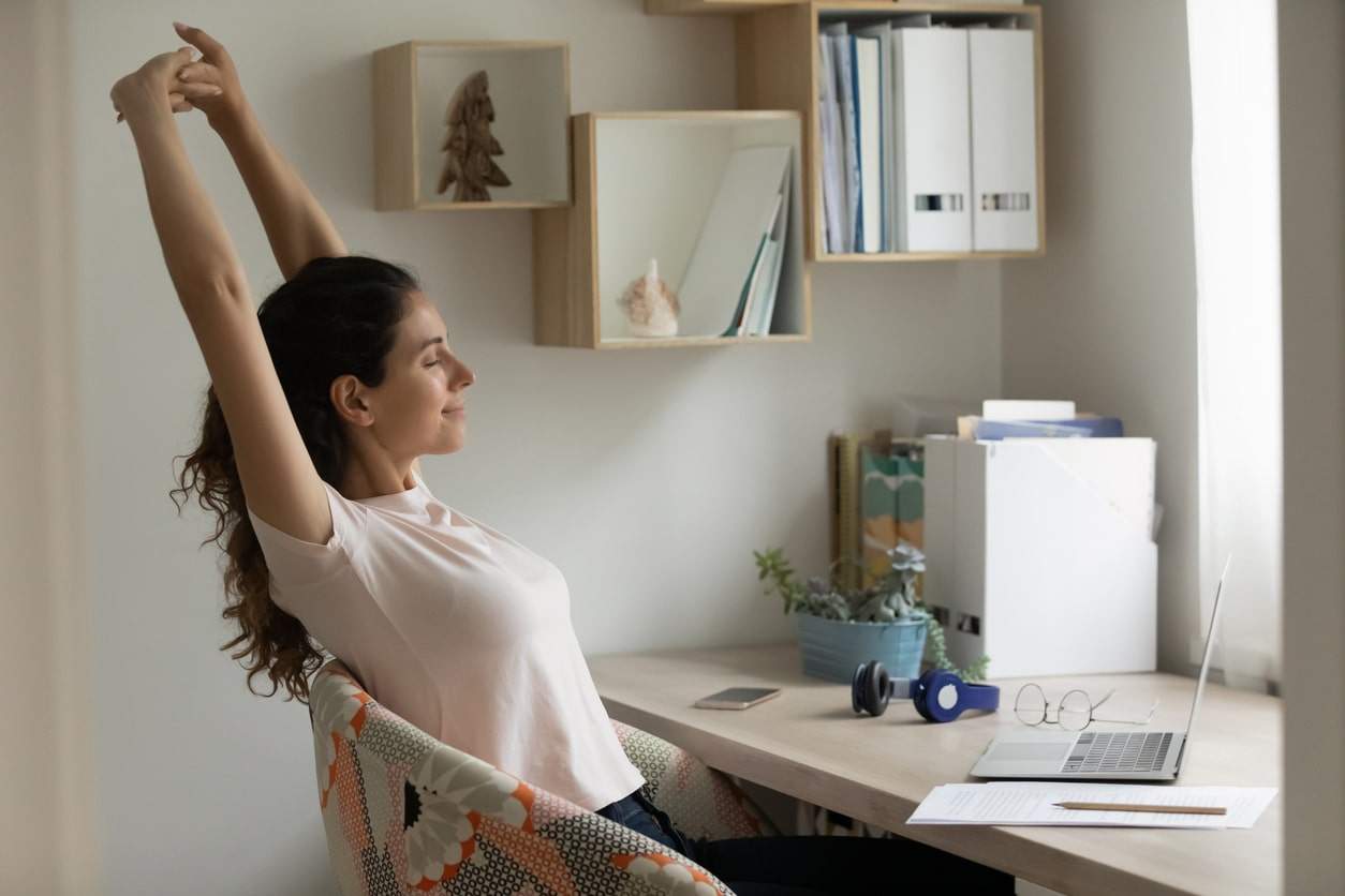 5 bewährte Tricks, damit dein Rücken auch am Laptop schmerzfrei bleibt — Gesundheit