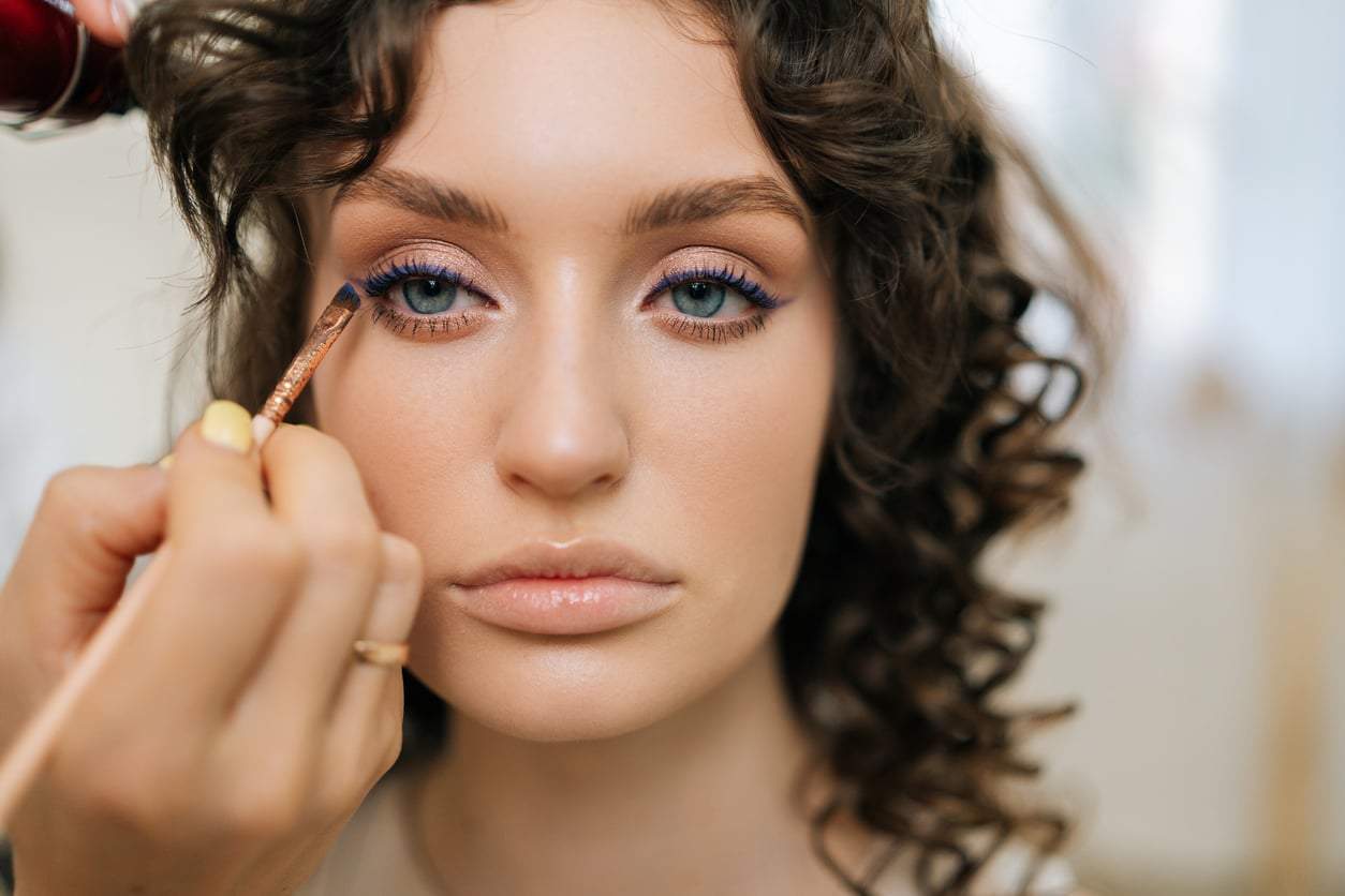 Erstaunlich: So sehr kann tägliches Make-up in 10 Jahren altern lassen — Gesicht