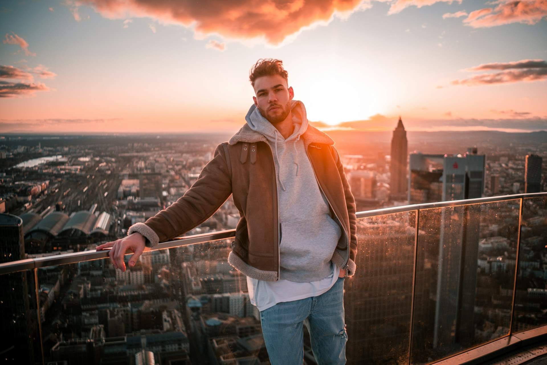 5 tipos de hombres que parecen querer amar, pero nunca lo harán de verdad — Relación