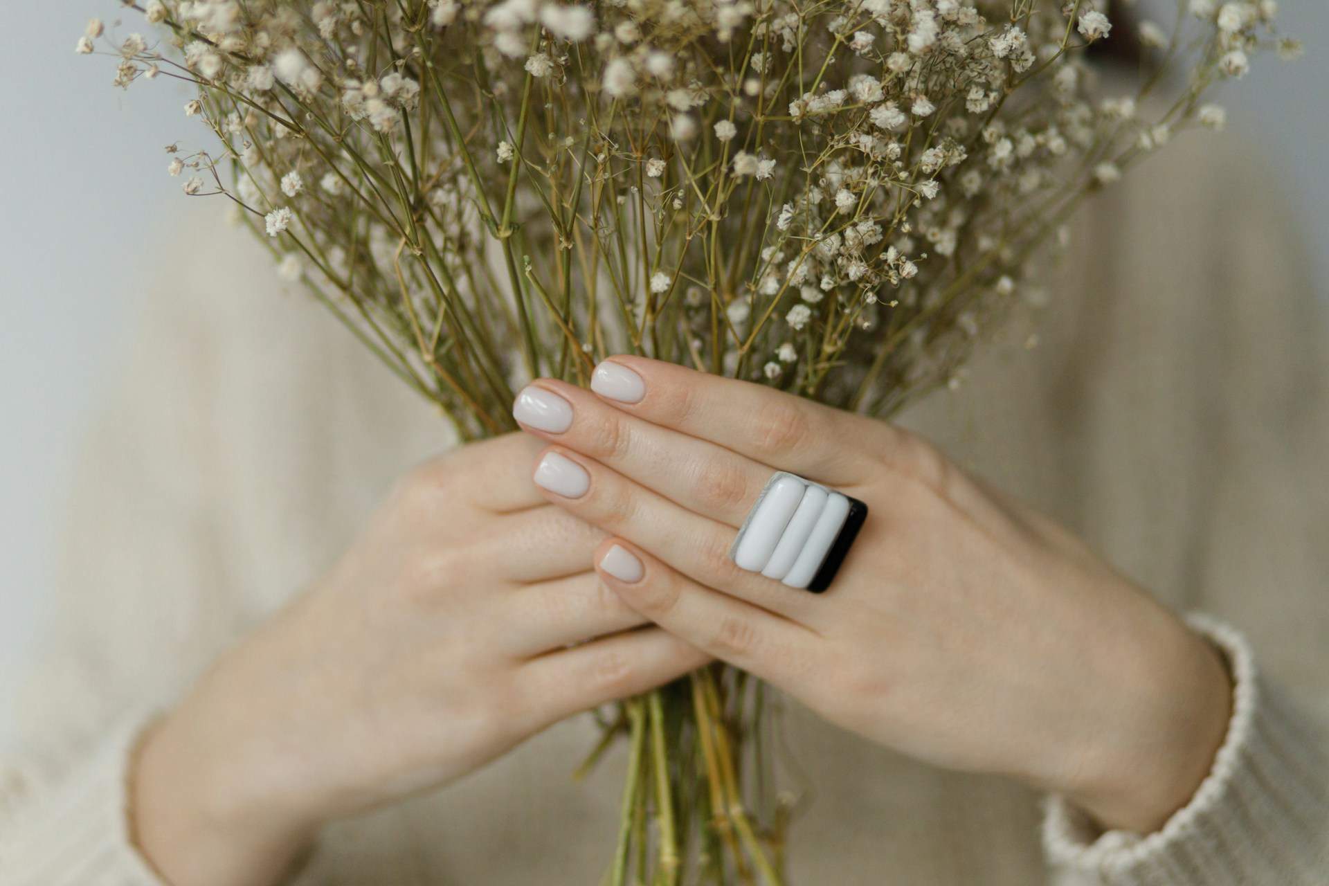 Die 8 schönsten Winter-Nagellackfarben, die 2025 total angesagt sind — Stil