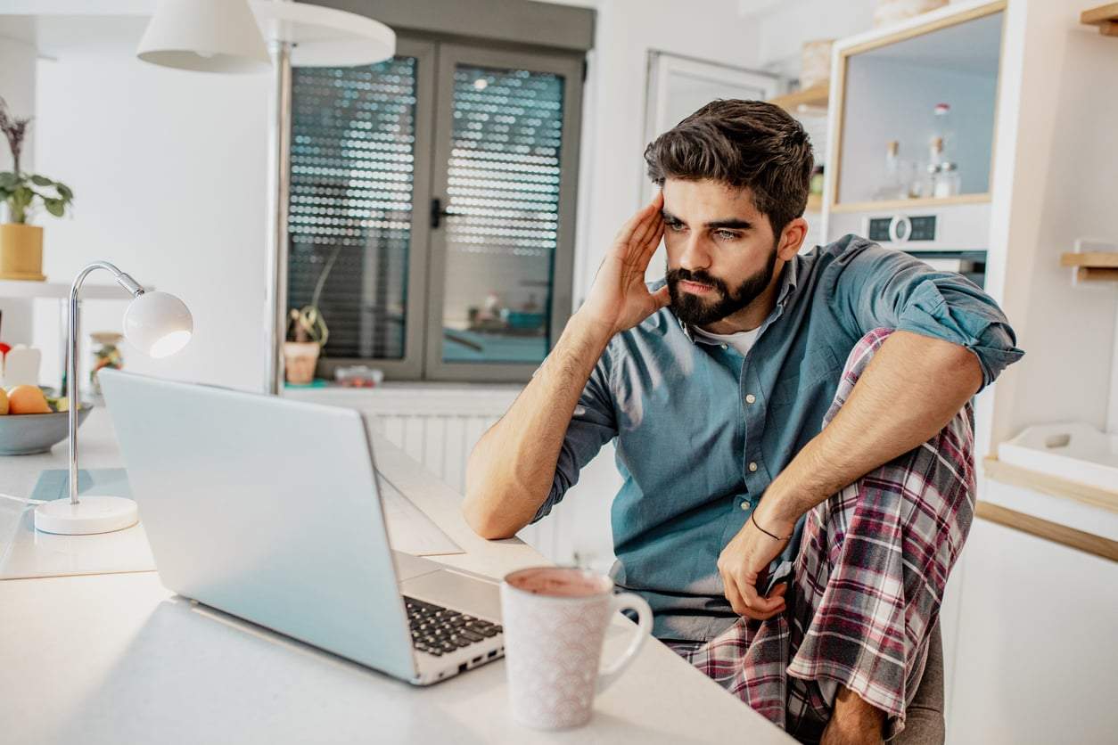 Señales claras de que tu pareja necesita más apoyo de ti — Relación