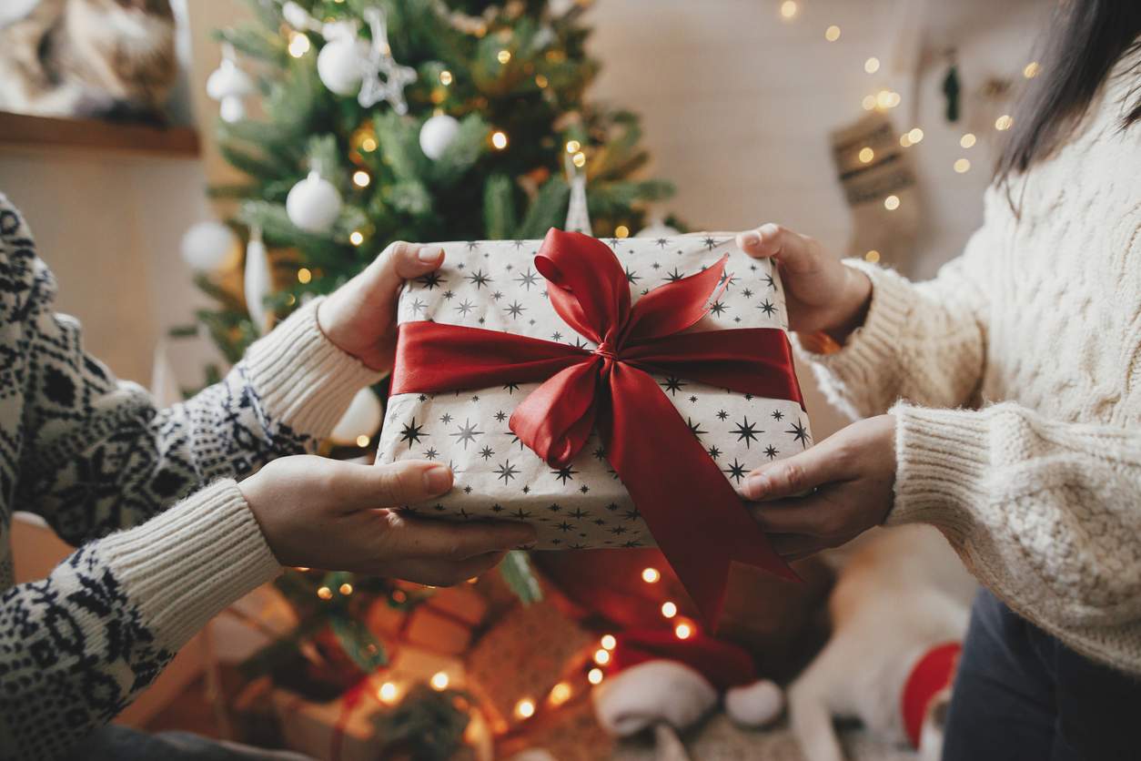 Idées cadeaux de Noël en 5 gammes de prix pour les passionnés de beauté — Non classé