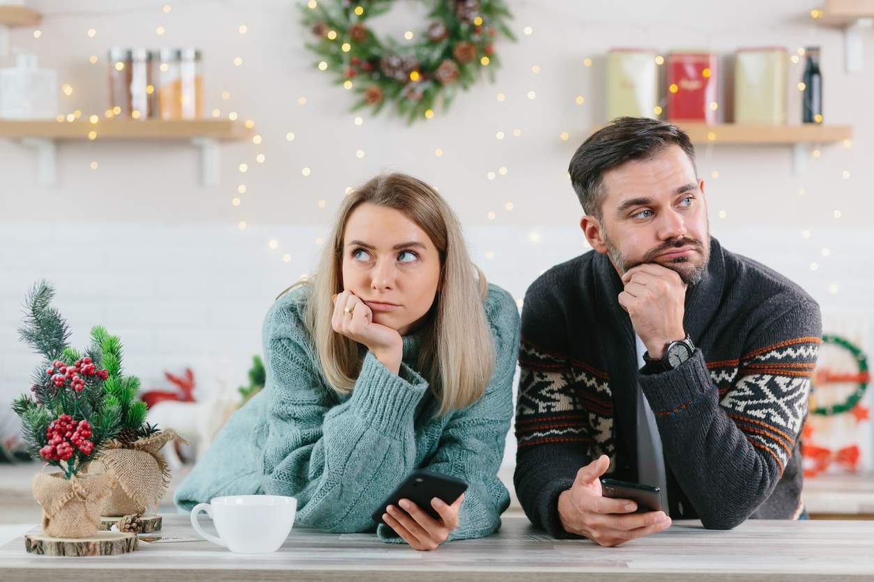 Lo que revela tu matrimonio sobre cómo se reparten las tareas navideñas — Relación