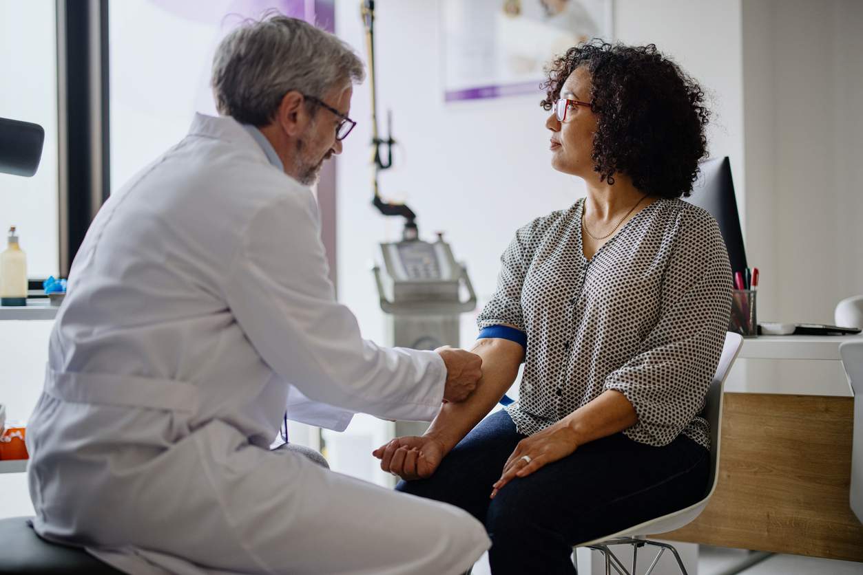 Listes d’attente interminables, traitement dégradant. Plus de femmes iraient aux dépistages si on améliorait ces points — Santé