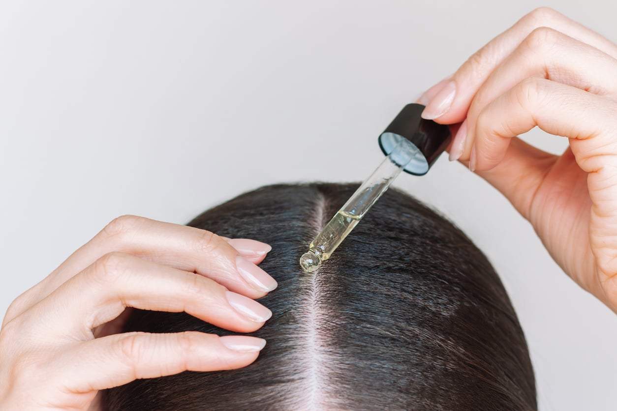 Wir haben die 9 besten Kopfhautseren gefunden – empfohlen von Dermatologen — Haare