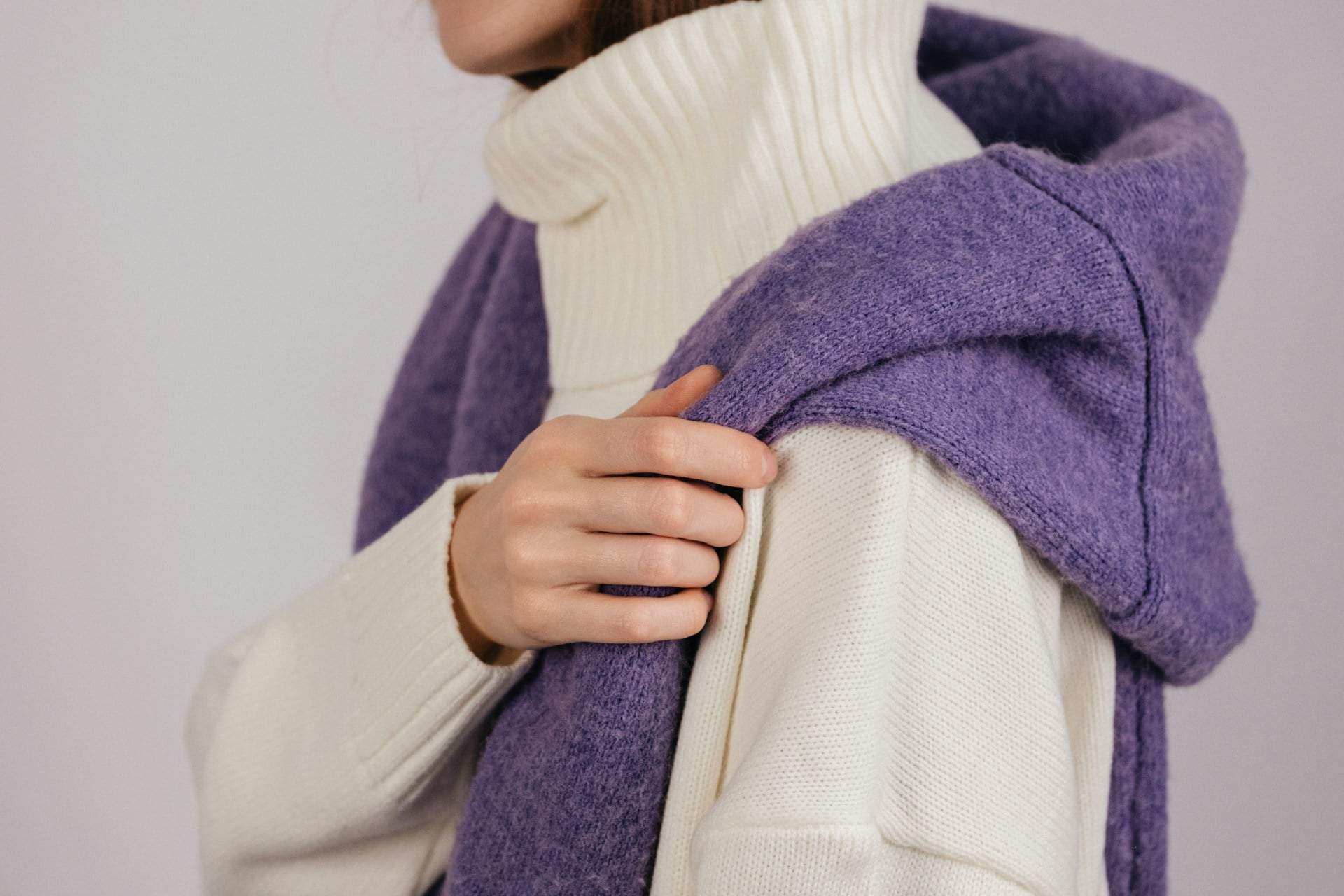 Die sexy Seite des Winters: So bleibst du auch in dicken Pullovern attraktiv — Mode