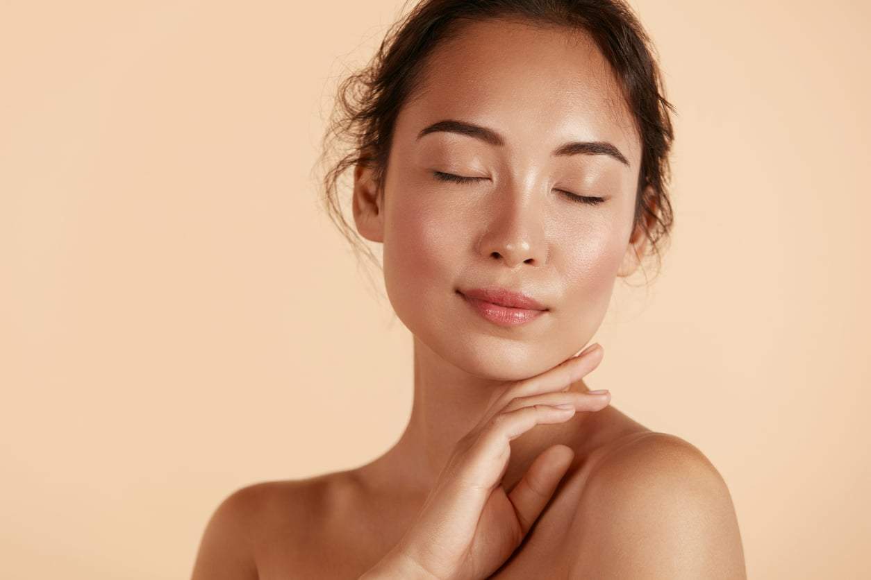 Das 2-Minuten-Make-up, das du auch an hektischen Tagen zaubern kannst — Gesicht