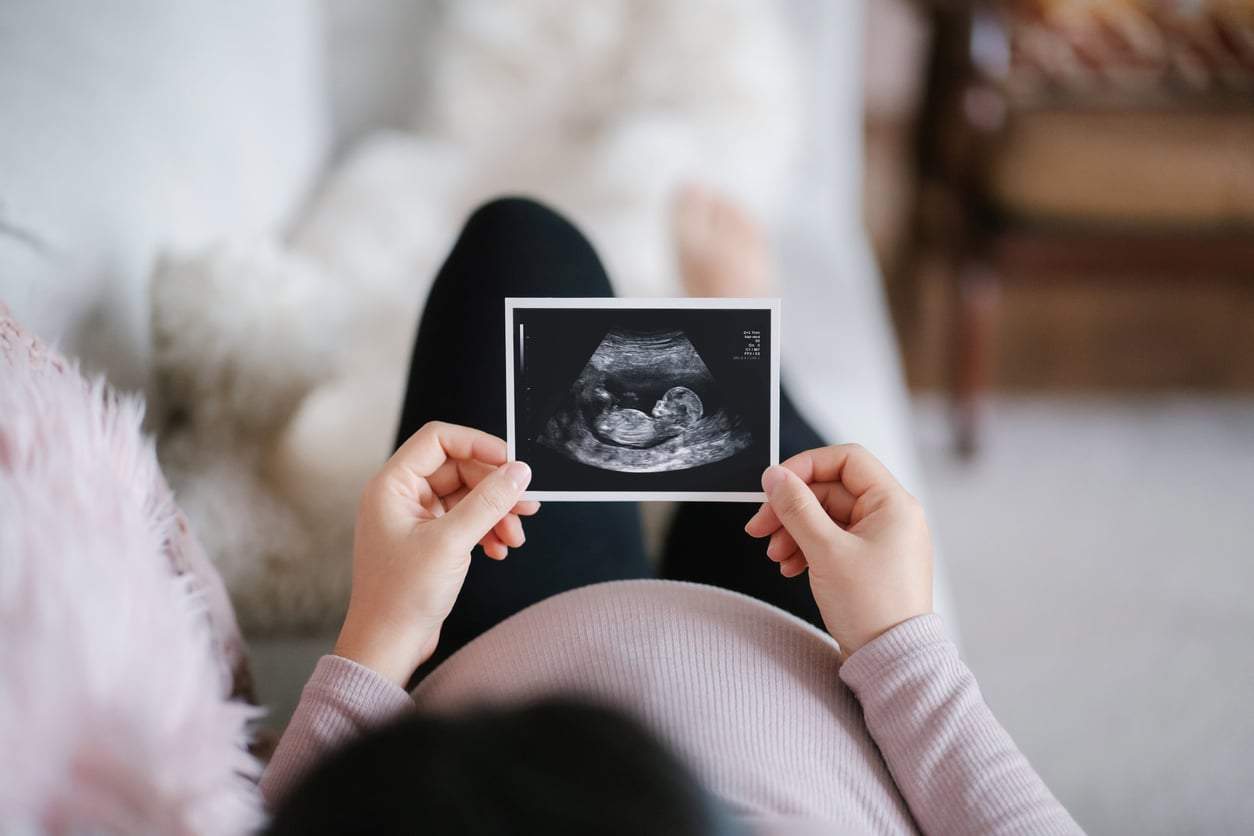 La naissance par césarienne présente-t-elle des risques pour la santé ? - Ce que dit la science — Famille