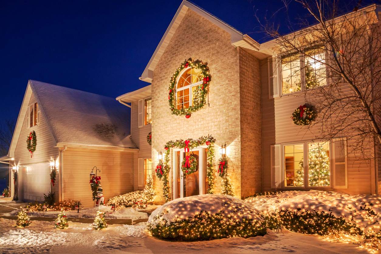 10 idee magiche per decorazioni natalizie all’aperto che incanteranno tutto il quartiere — Arredo