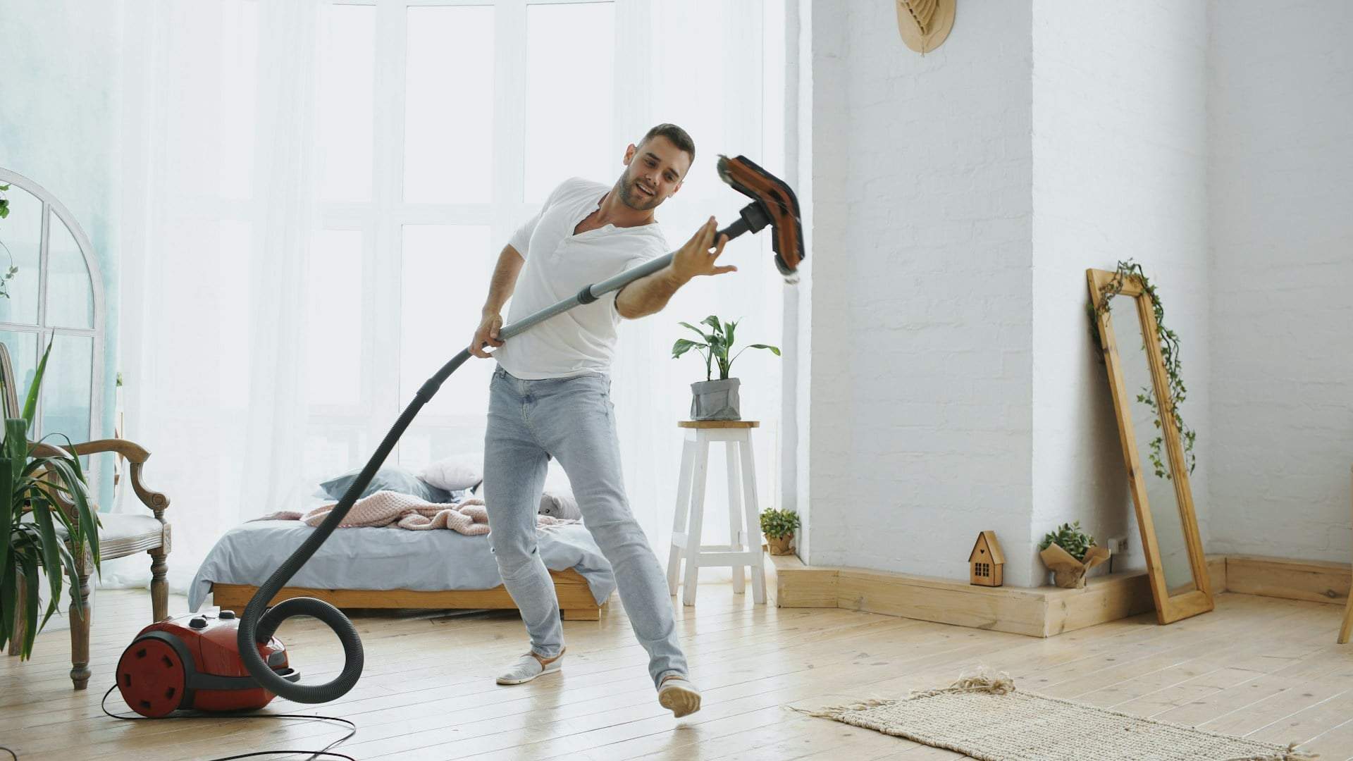 «Sparisce in bagno per 40 minuti e riappare solo quando ho finito io.» - Come il tuo ragazzo si sottrae all’aiuto in casa? — Economia domestica