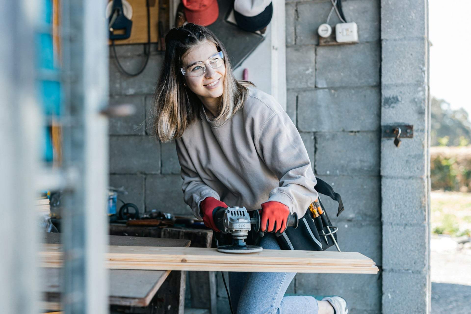 «Lei fa bricolage in garage, io cucino» – Storie di uomini quando la moglie è la padrona di casa — Economia domestica