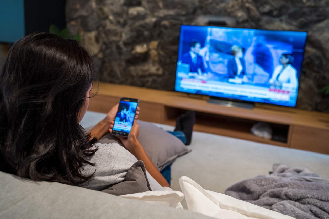 ¿Pasas todo el día frente a la pantalla? Tu vista y bienestar mental pueden resentirse — Salud