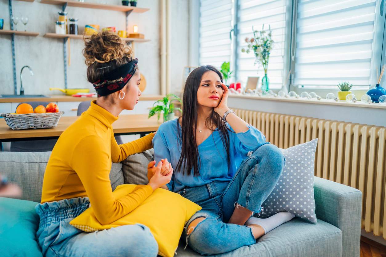 Mon amie a une liaison. Ai-je le droit d’intervenir ou dois-je garder son secret en silence ? — Mode de vie