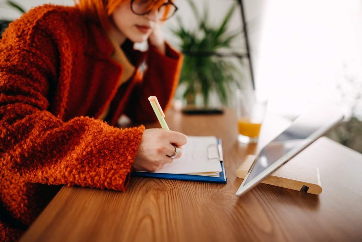 5 hábitos tóxicos que debes dejar para un año nuevo más feliz — Estilo de vida