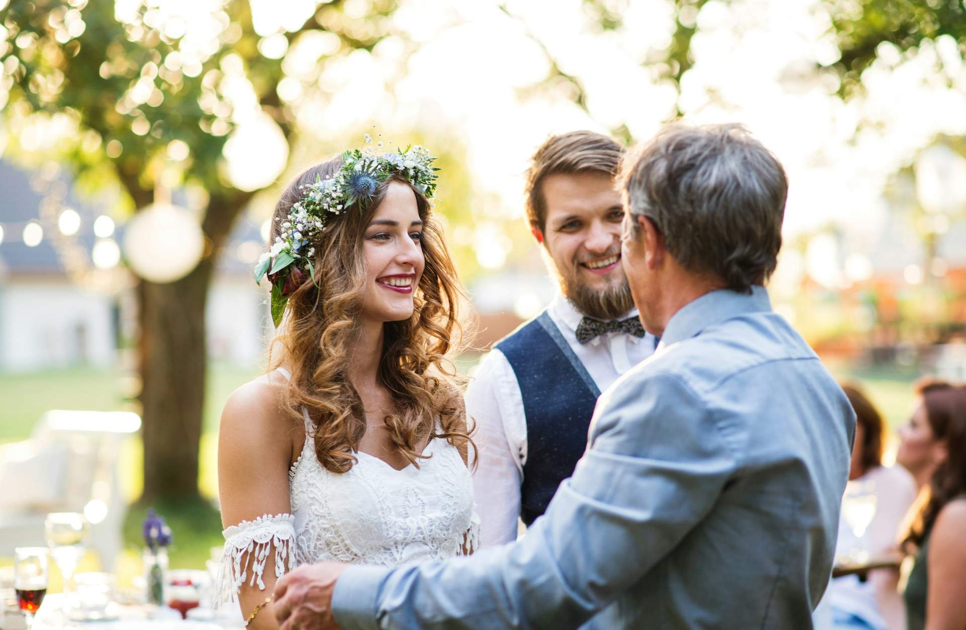 Müssen unangenehme Verwandte wirklich zur Hochzeit eingeladen werden? — Familie