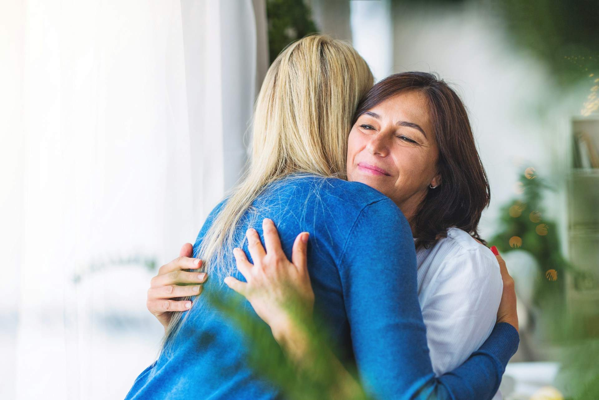 «Siento que solo me tienen en cuenta cuando les conviene»: el difícil equilibrio entre cuidar a los padres y dejarse explotar — Familia
