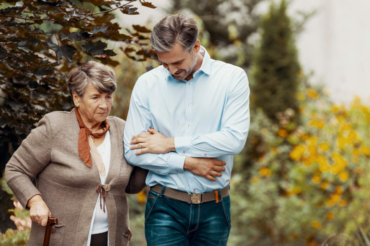 "Te lo dejo si te casas y tienes hijos": ¿Está bien poner condiciones a una herencia? — Familia