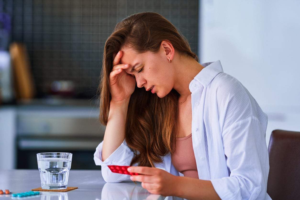 10 sintomi che molte donne scambiano per PMS, ma che possono segnalare squilibri ormonali — Salute