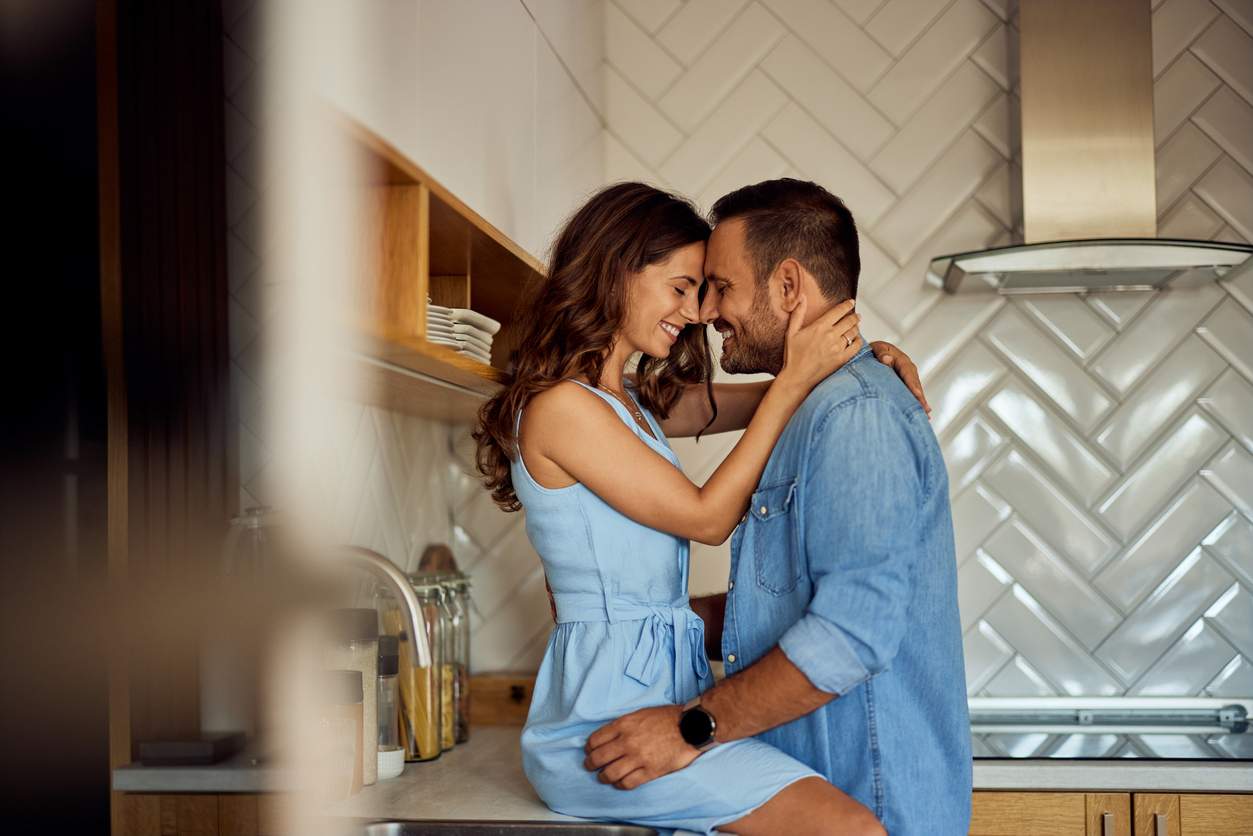 Più sesso, più amore: 5+1 falsi miti sessuali che ancora ci influenzano — Amore