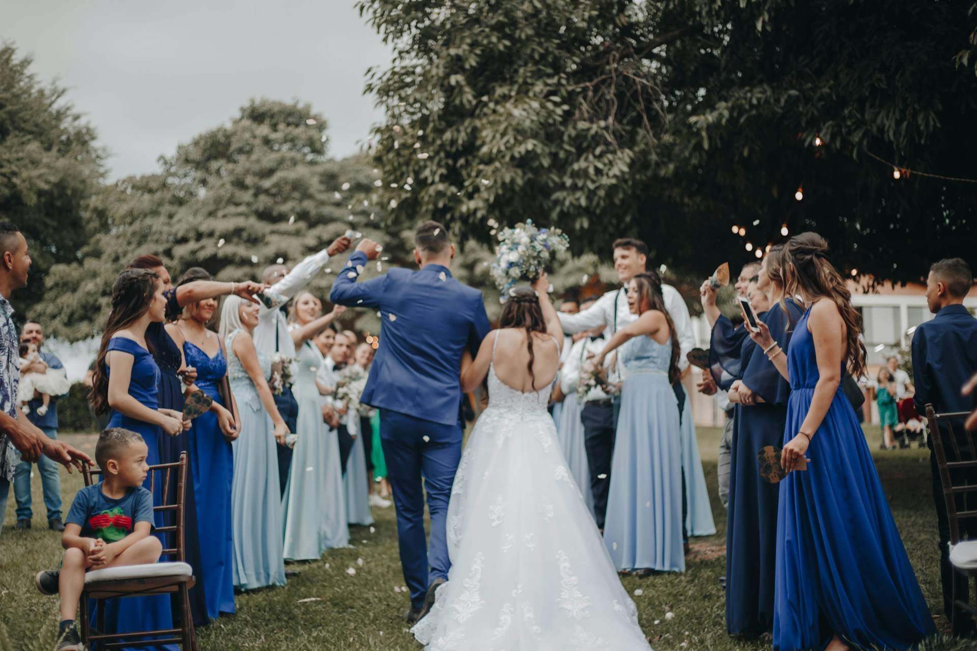 ¿Cómo comportarse en una boda que no apruebas? — Familia
