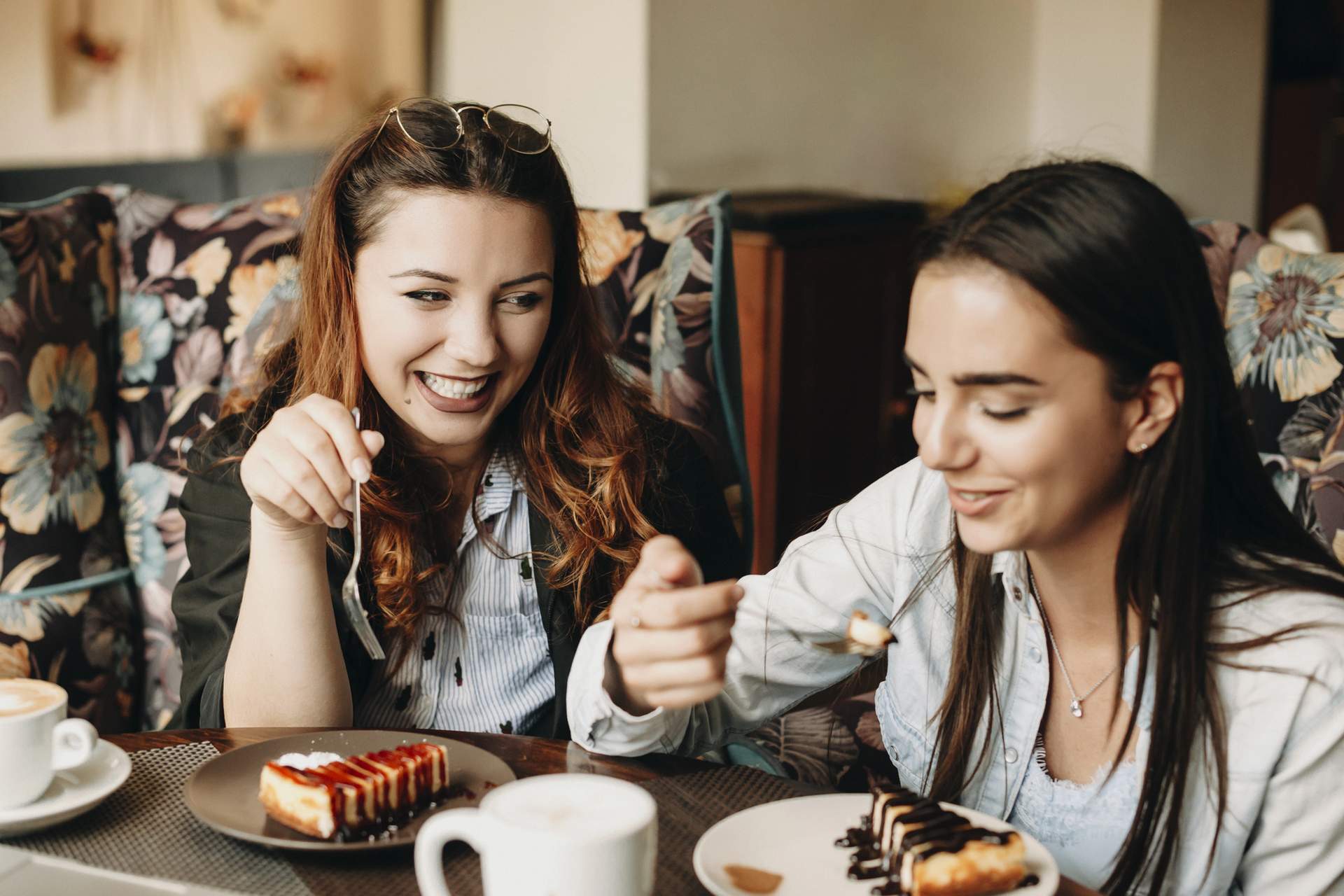 El signo del zodiaco que siempre te hace sentir inseguro/a en una relación — Estilo de vida