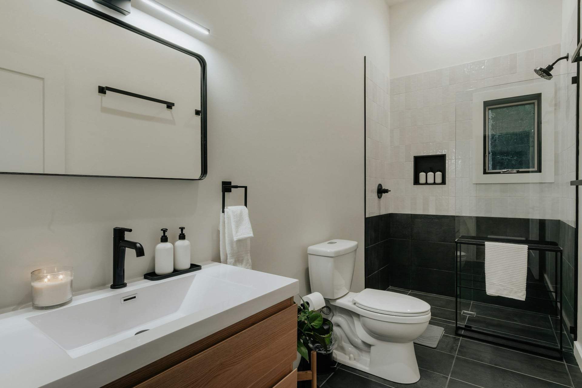 How to Decorate a Small Bathroom Without Making It Feel Cramped — Decor